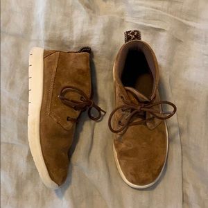 Boys UGG suede boots sz 13 great condition